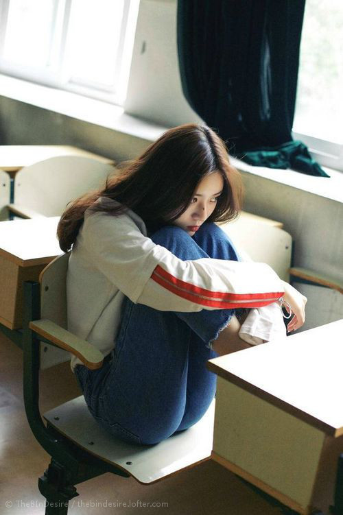 “六人制袋棍球赛场：东部新区展现极限速度与灵活性”