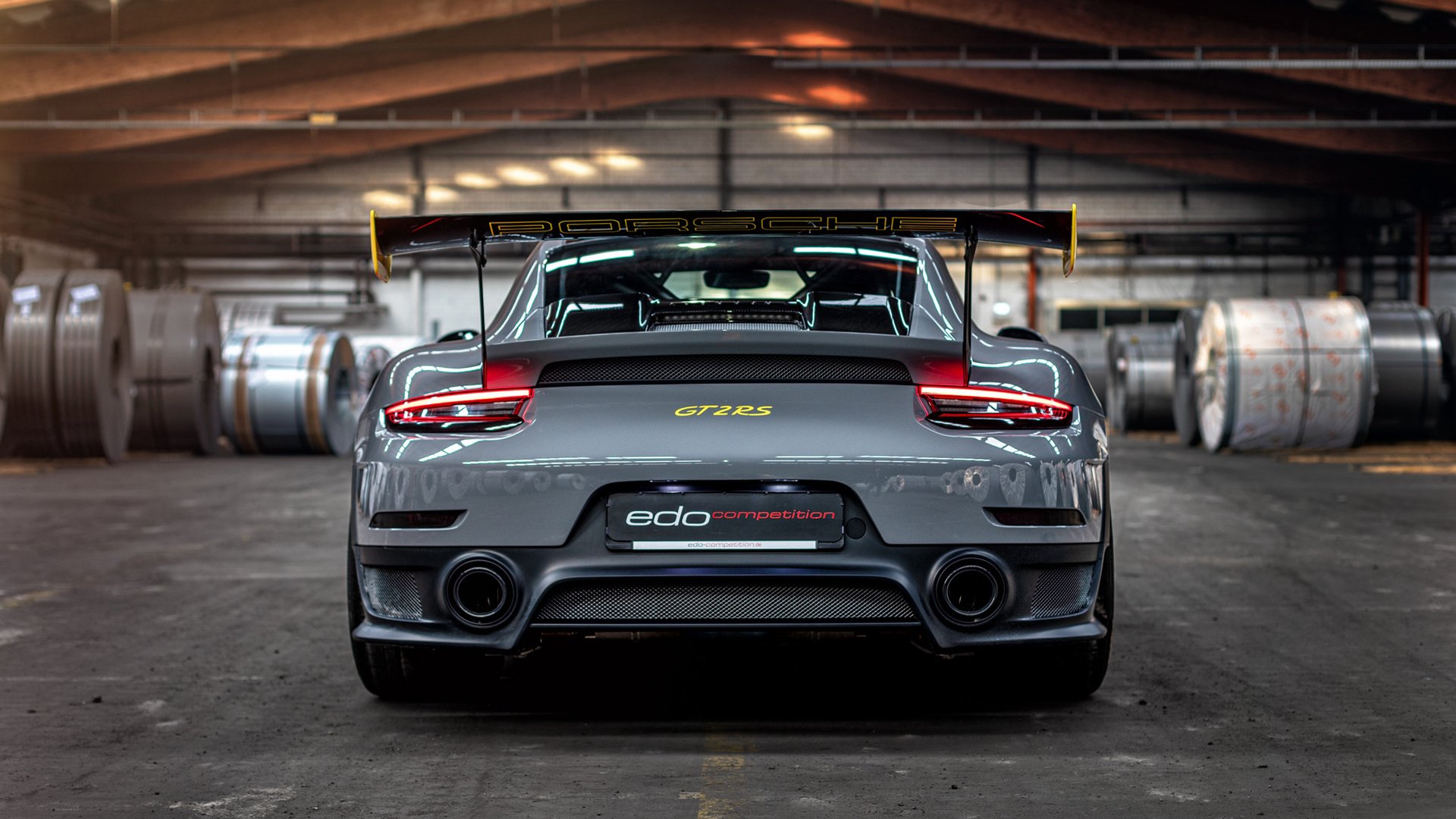 “电动冲浪：马鞍山赛场极速与环保并行，观众热血沸腾”